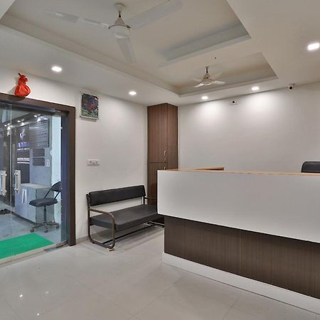 Hotel O Skyland Ahmedabad Exterior photo