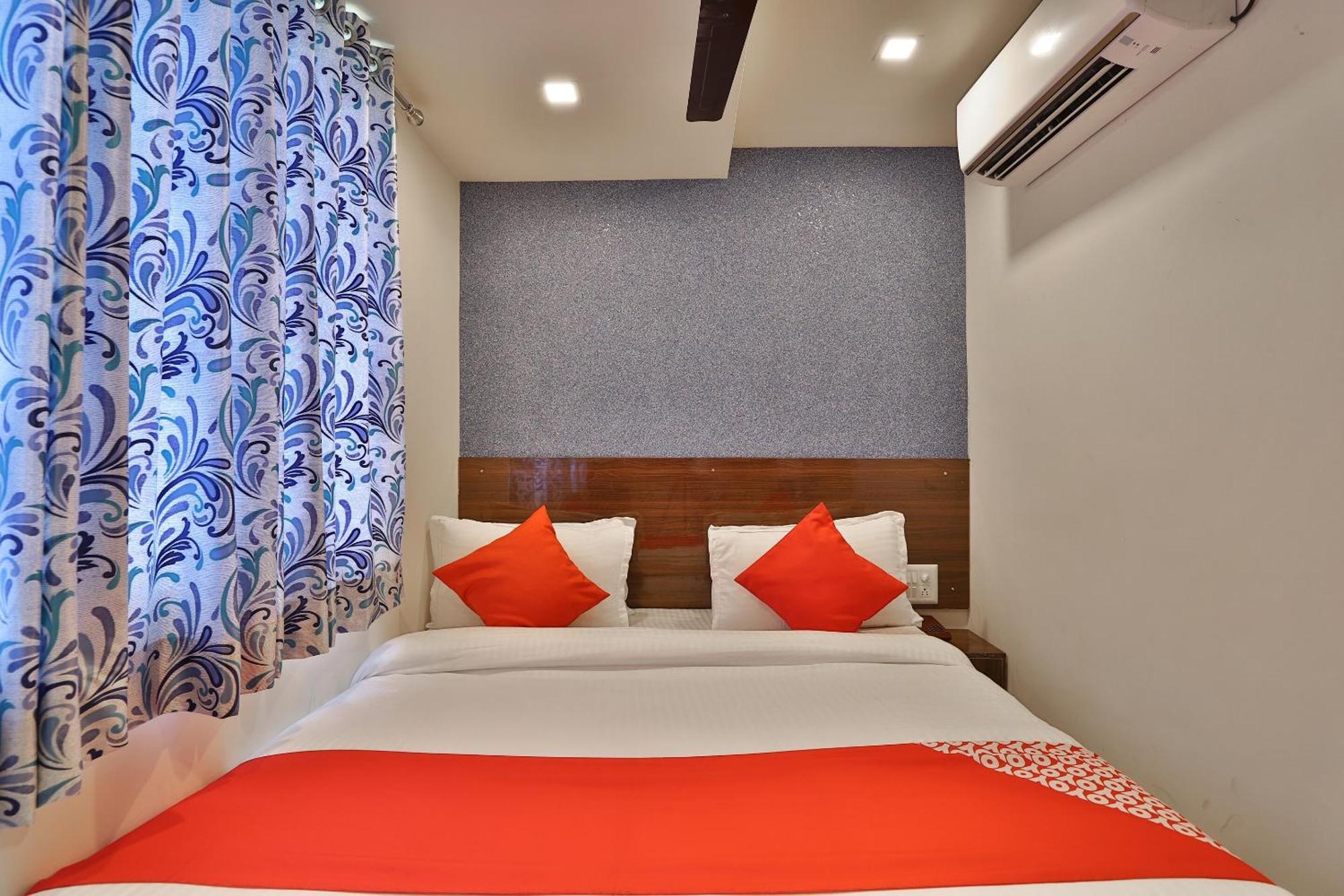 Hotel O Skyland Ahmedabad Exterior photo